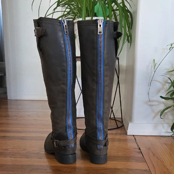 Steve Madden Black Kneehigh Boots with Buckle Straps - Picture 2 of 11